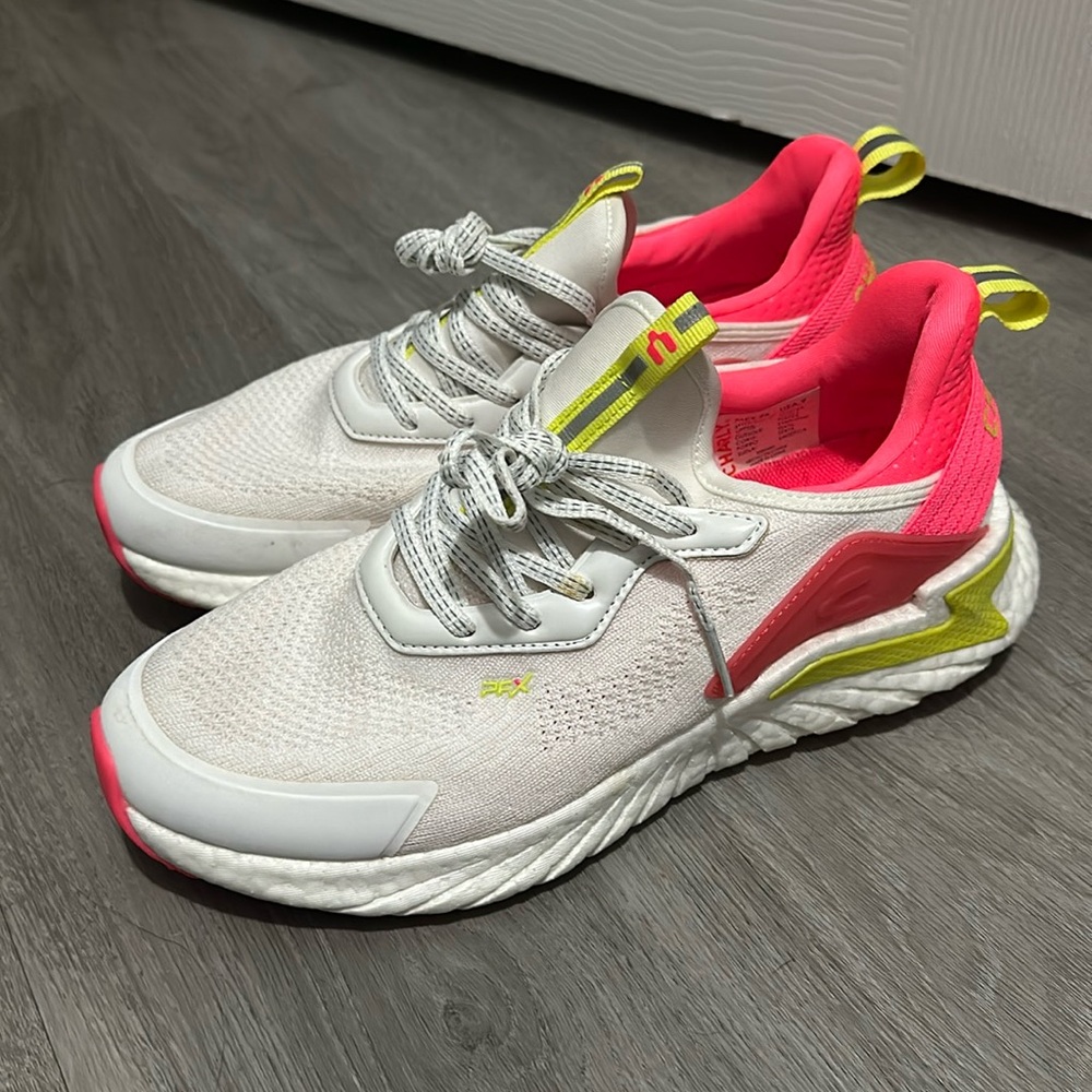 Women’s size 9 Charly sneakers